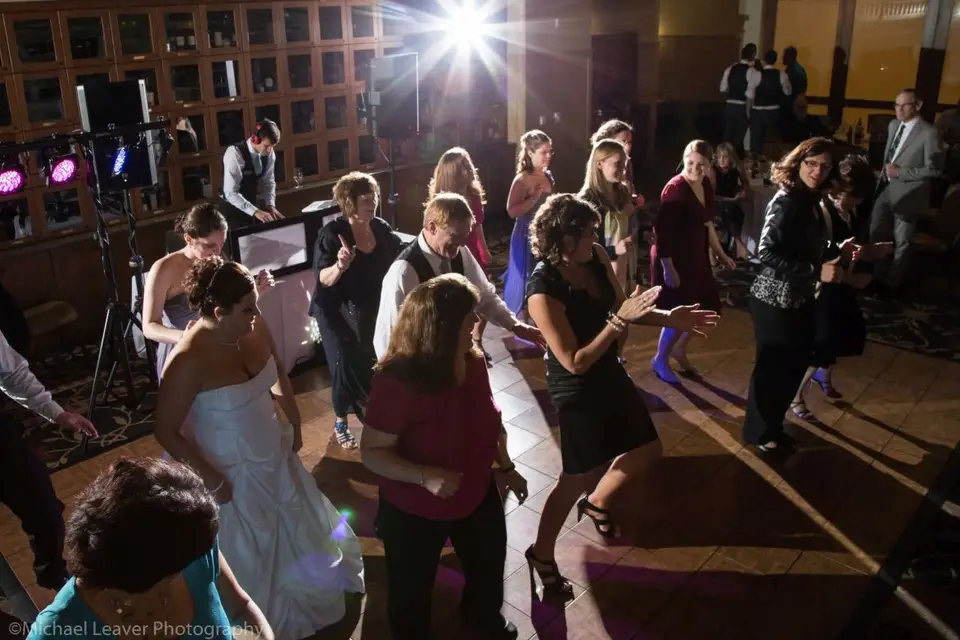 1398805131687-bee-ent-oak-pointe-2