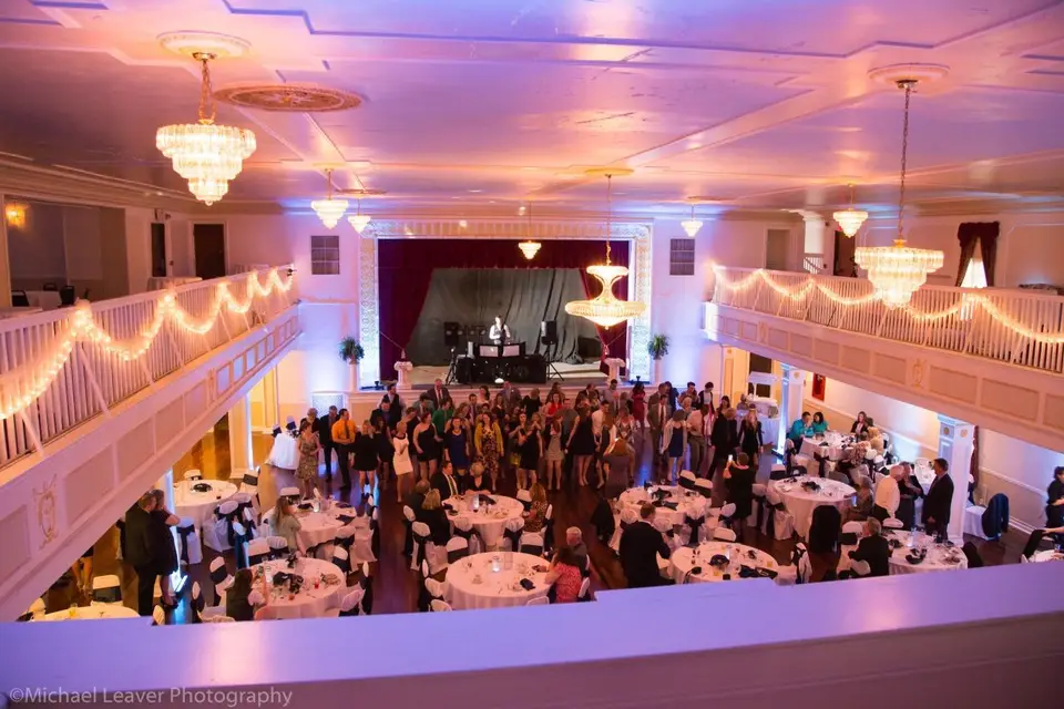 1398805142650-bee-ent-