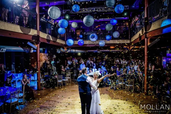 1509025409649-2017-1