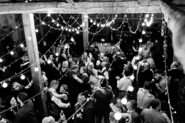 1534902787-06dad28600e16d92-1534902787-ad388b5fb2acef72-1534902787805-1-dancing_-_Claire